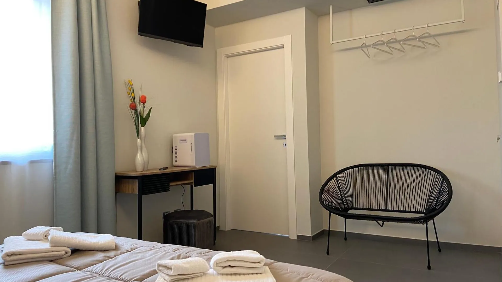 Bed and Breakfast Etna Stone Zafferana Etnea 0*,  Italia